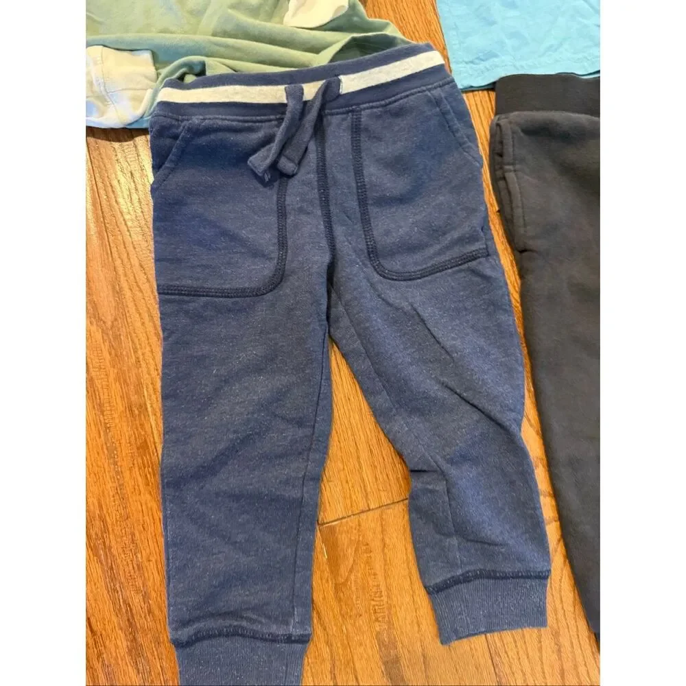 Boys 2t Carters Children’s Place outfit pajama bundle